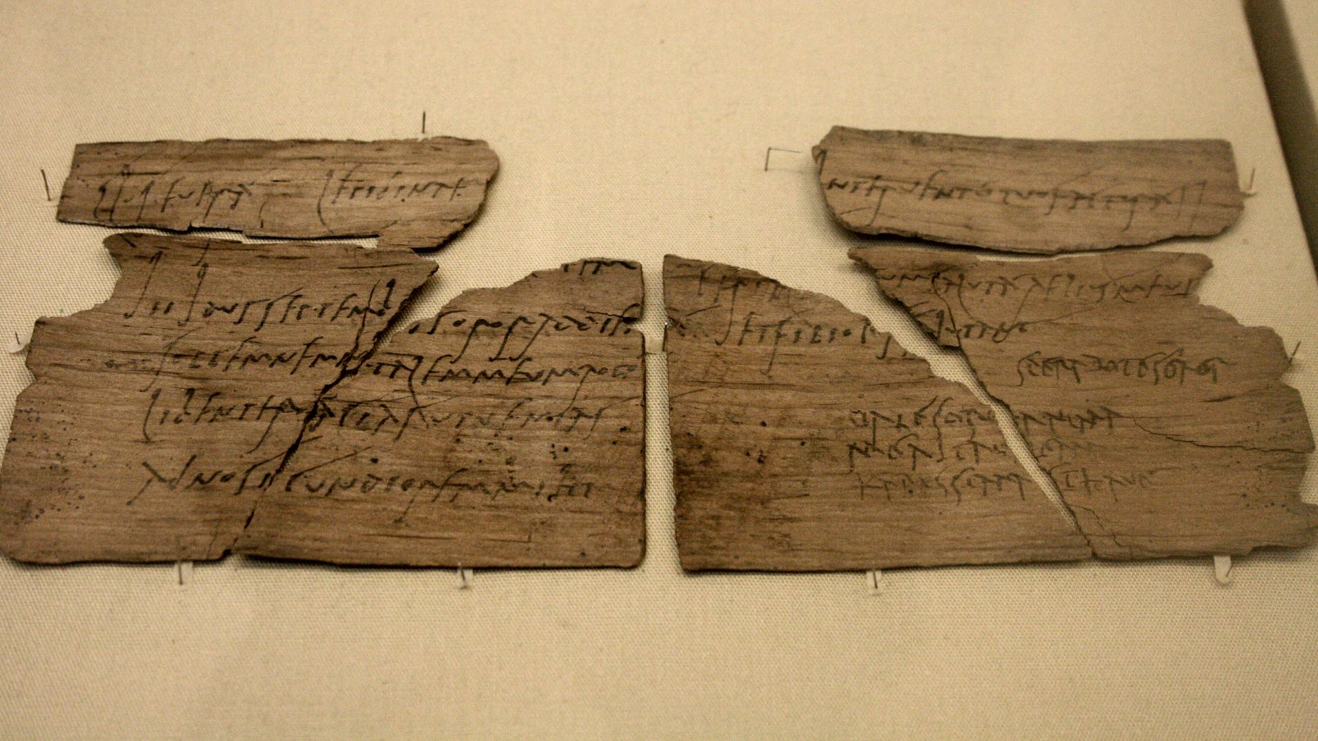 File:Roman writing tablet 03.jpg