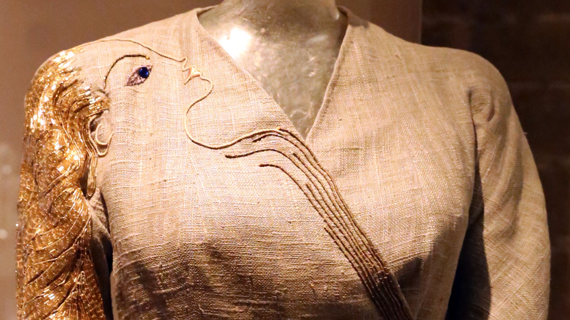 File:Elsa schiaparelli e jean cocteau, giacca da sera, autunno 1937 (philadelphia museum of art) 01.jpg