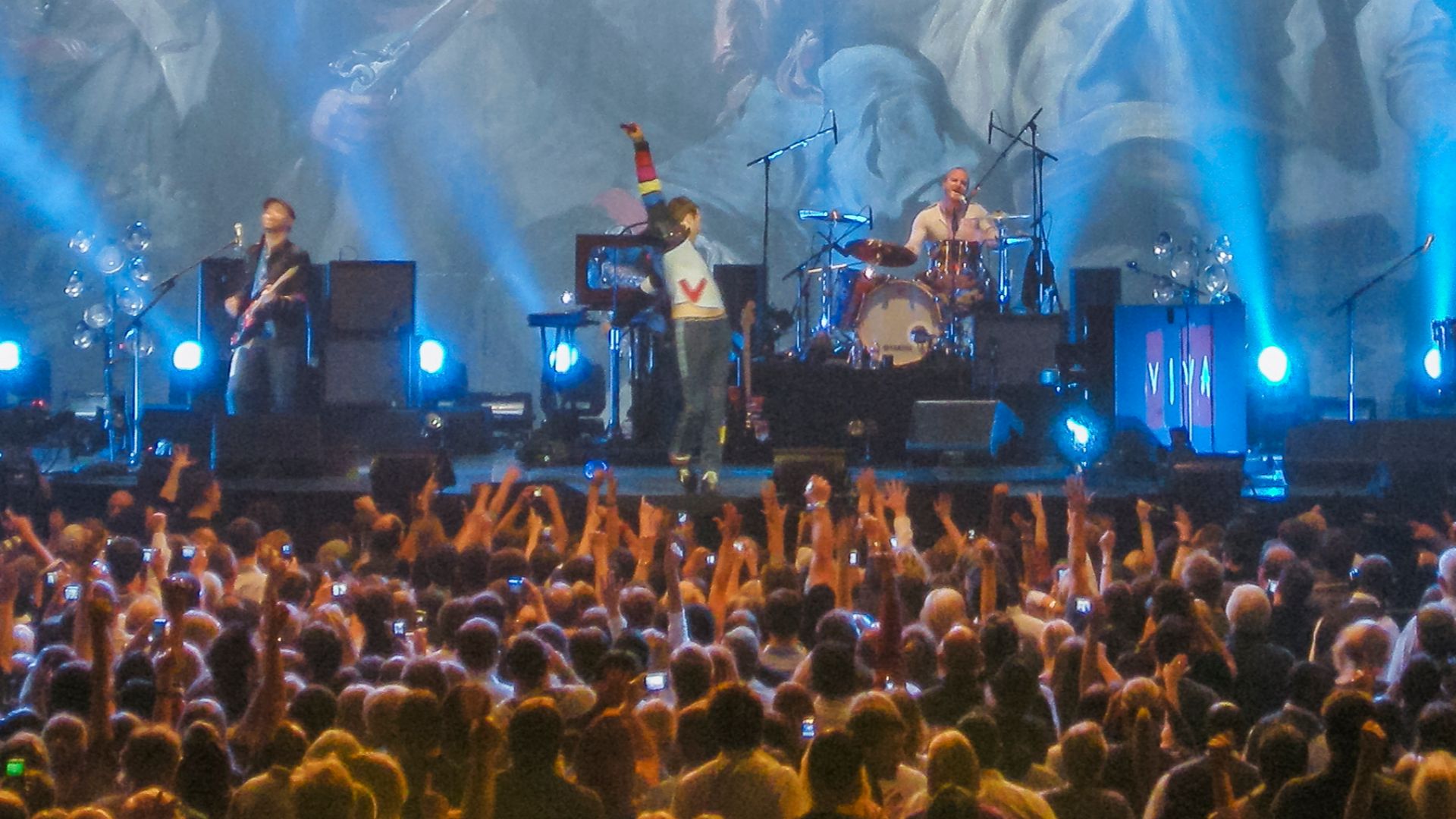 File:Coldplay Live on their Viva La Vida Tour in Dallas, Texas.jpg
