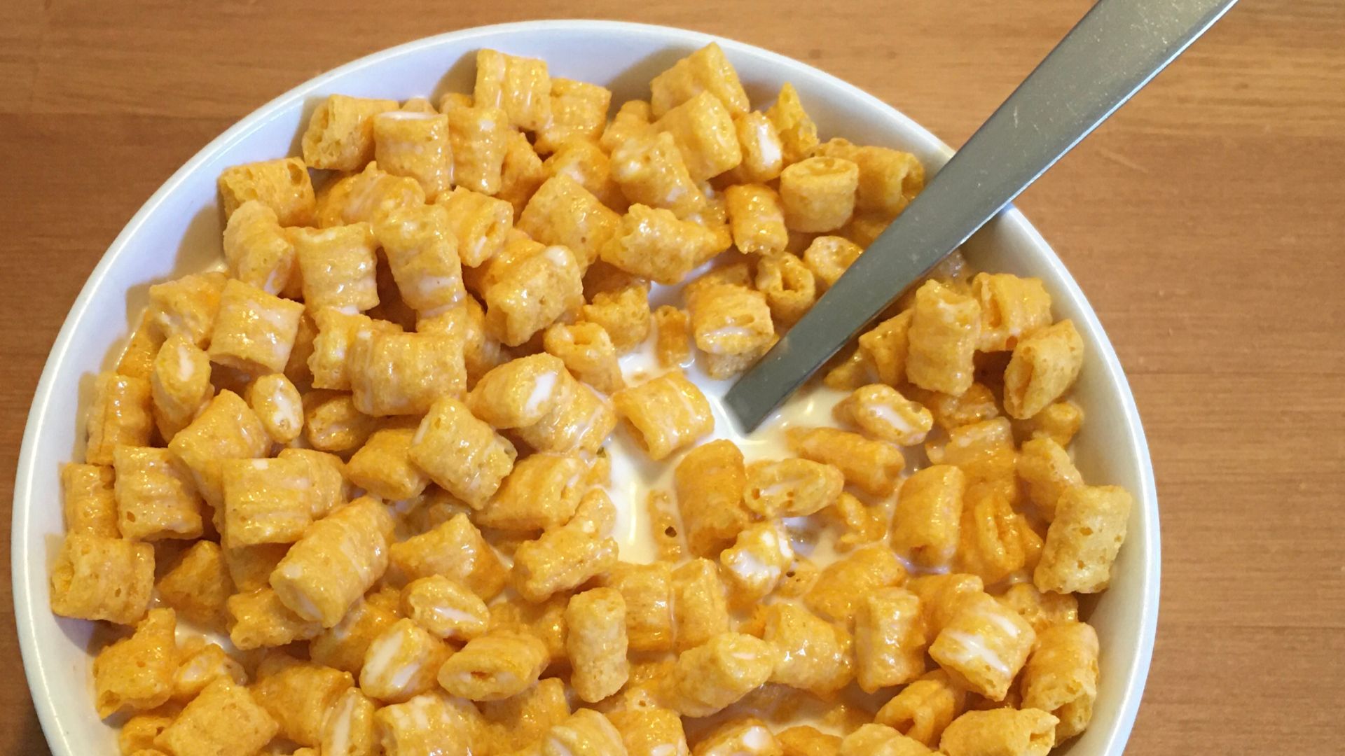 File:Cap'N Crunch – Sweetened Corn & Oat Cereal, with milk.jpg