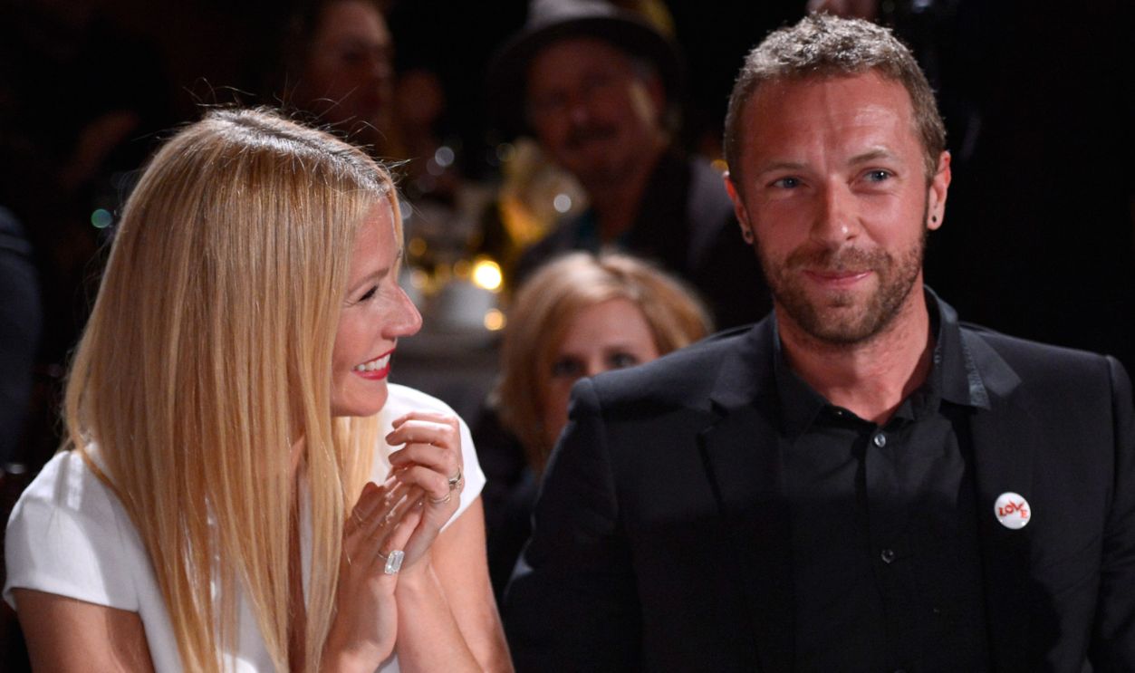  Gwyneth Paltrow and Chris Martin attend the 3rd annual Sean Penn & Friends HELP HAITI HOME Gala benefiting J/P HRO presented by Giorgio Armani at Montage Beverly Hills on January 11, 2014 in Beverly Hills, California