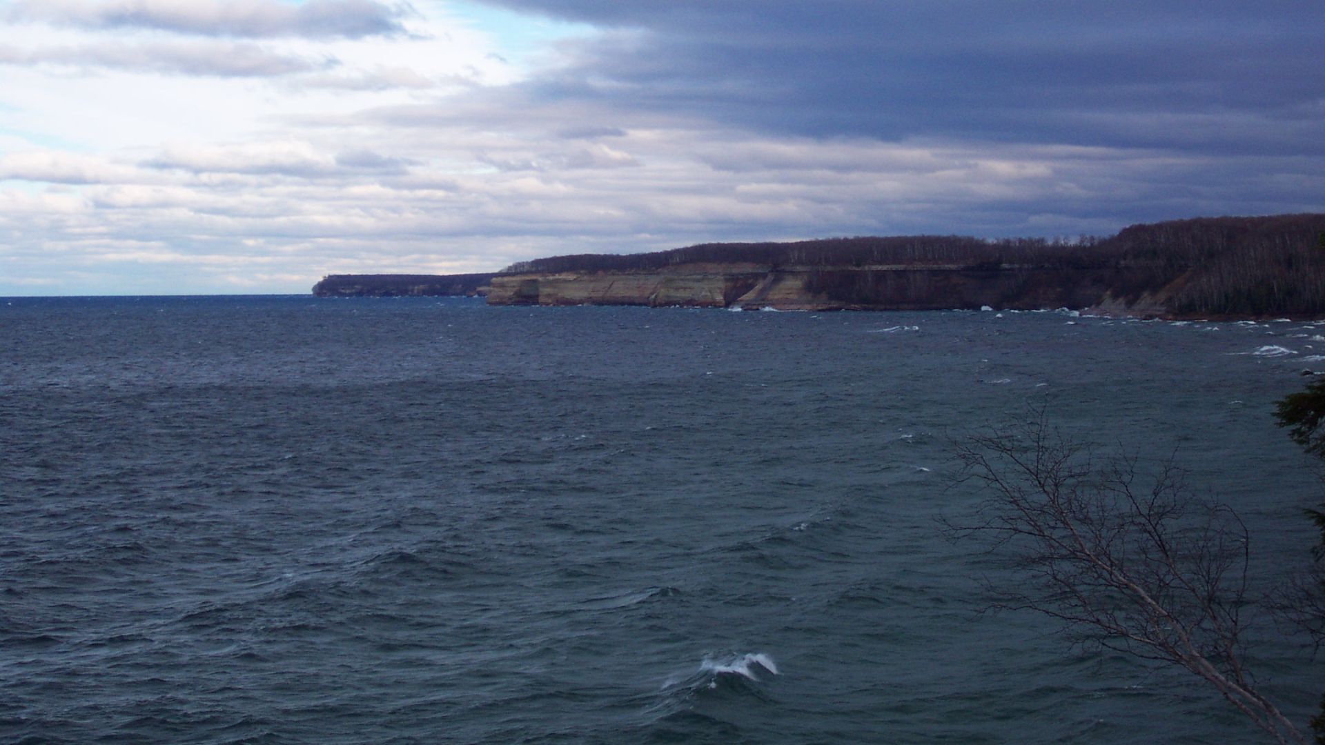 File:PicturedRocksLakeshoreMichigan3.JPG