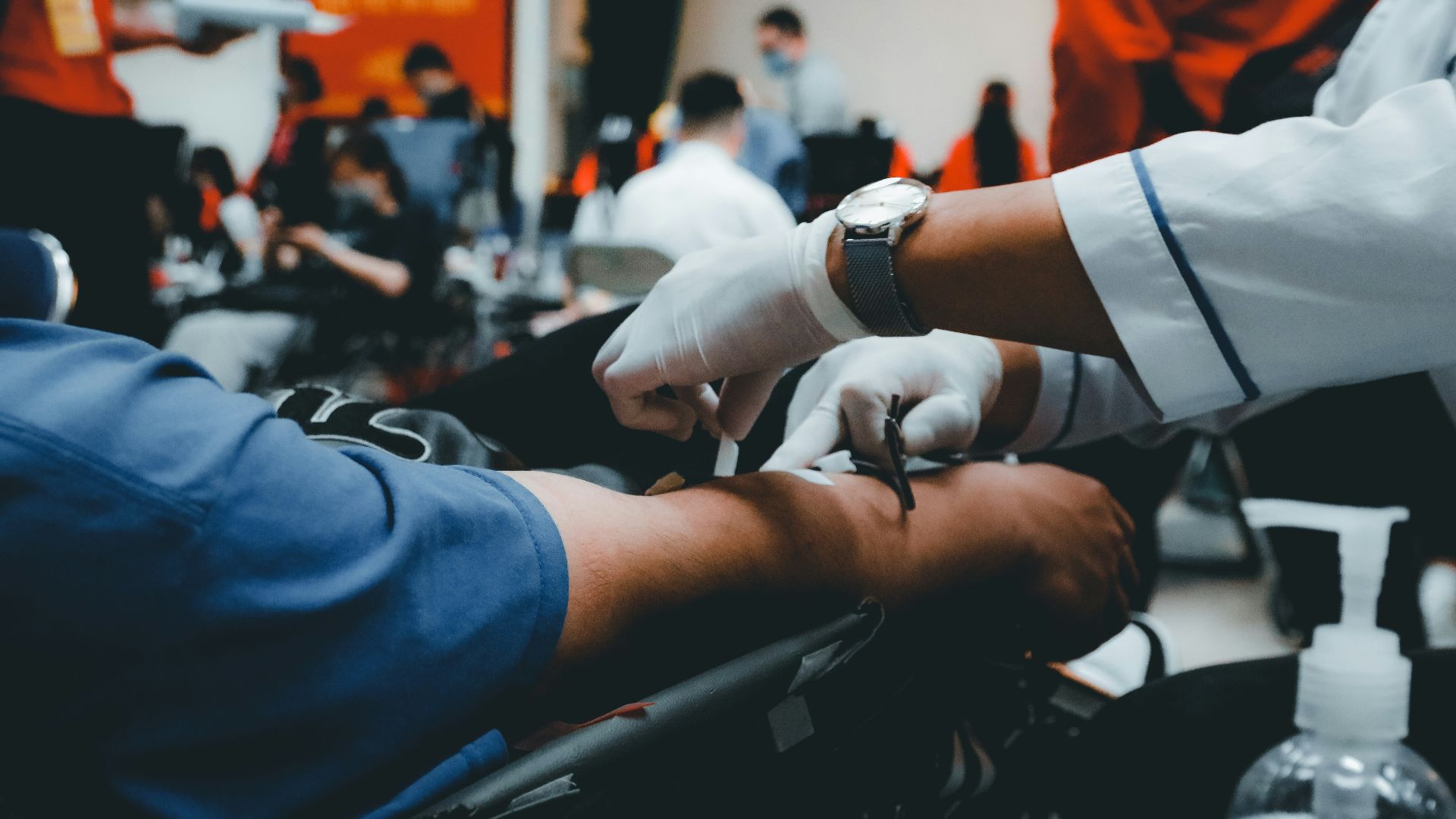 person in blue long sleeve shirt