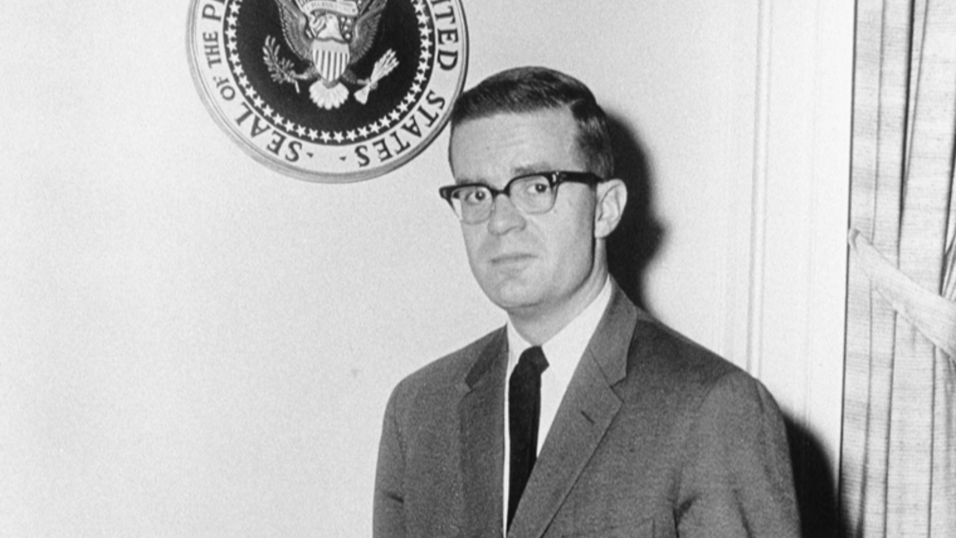 File:Ted Sorensen White House.jpg