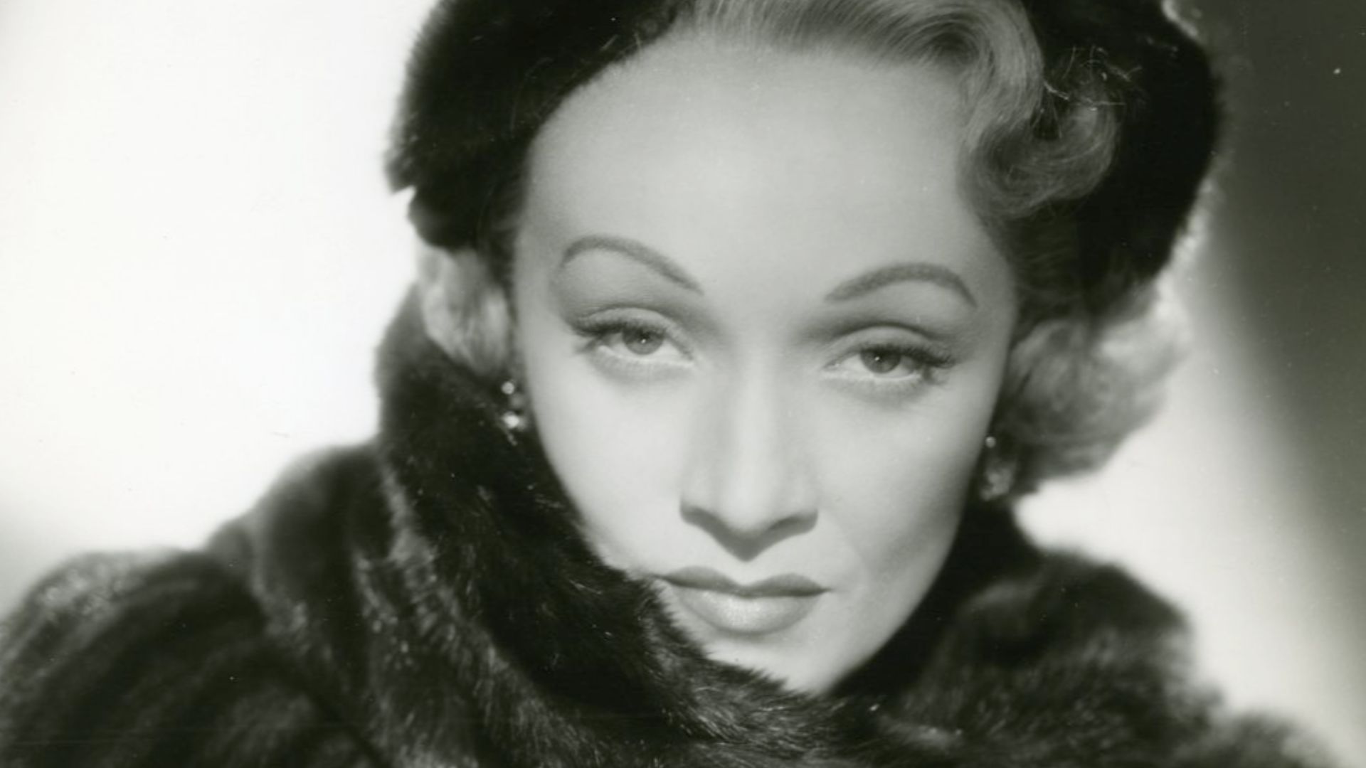 File:Marlene Dietrich in No Highway (1951).jpg