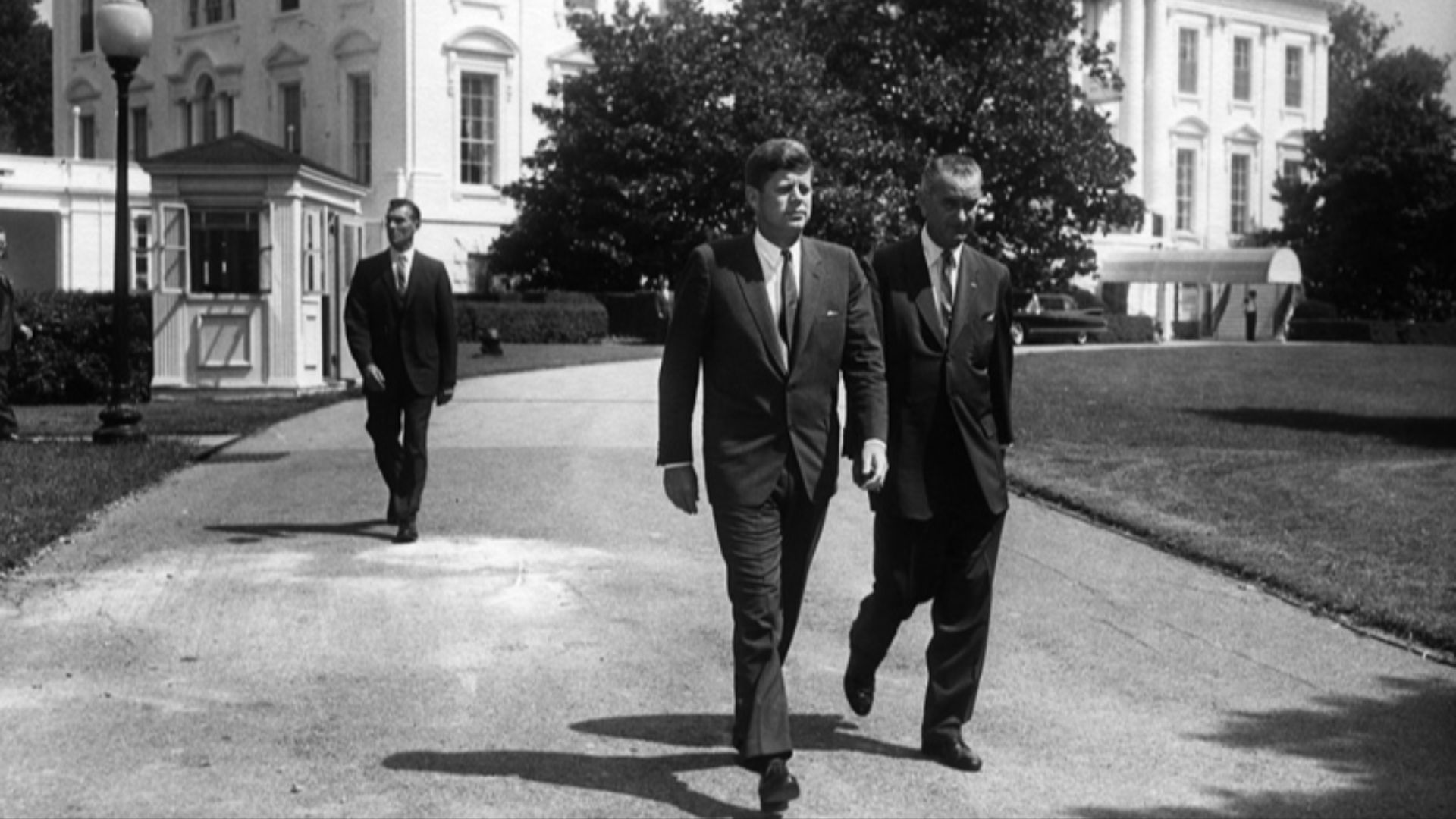 File:President Kennedy and Vice President Johnson prior to ceremony.jpg