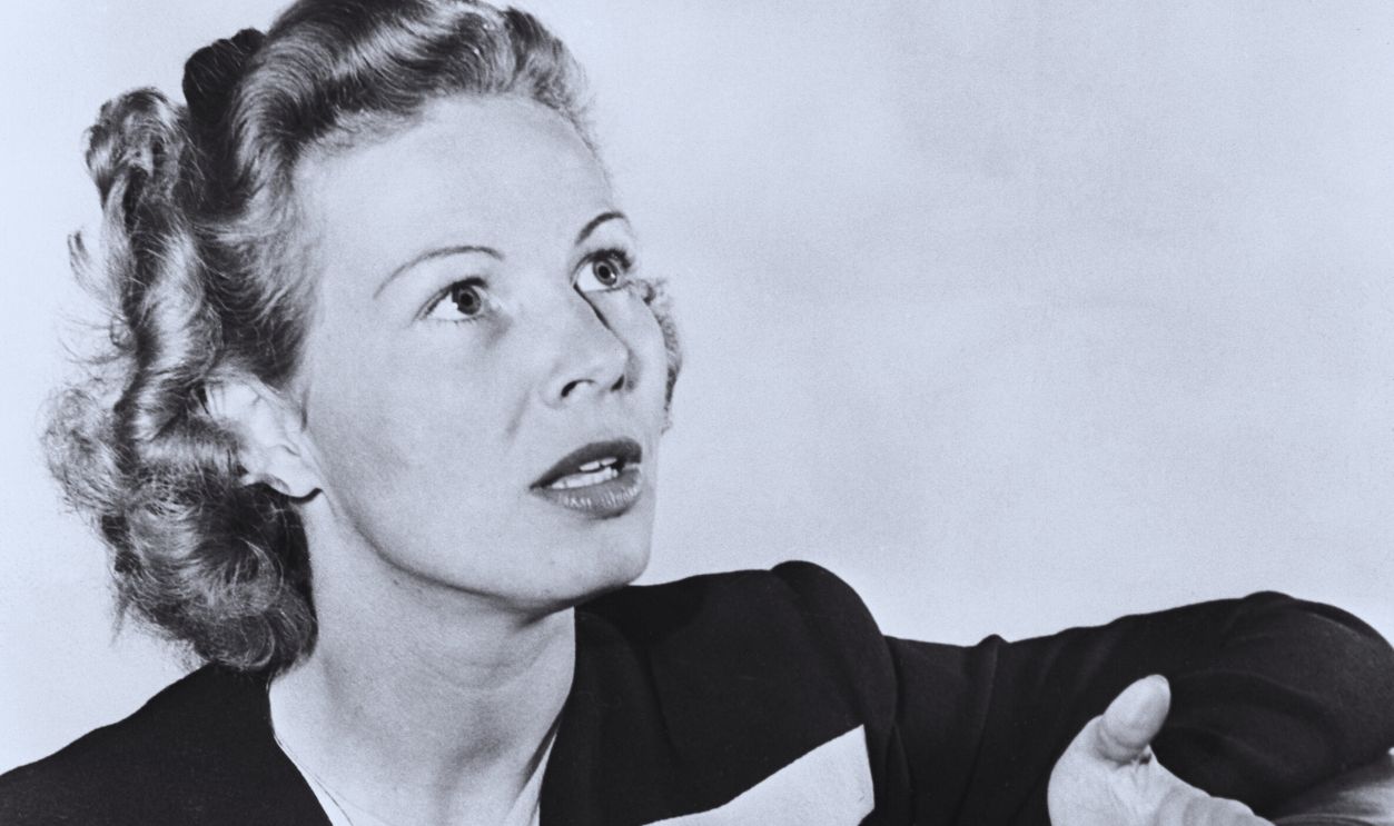 Gettyimages - 515219406, Inga Arvad Speaking to Press (Original Caption) 6/9/1945-Los Angeles, CA- Inga Arvad, film writer, announces end of engagement to Robert Boothby, member of Parliament, because she declares she loves him too much to have political foes capitalize on her interview with Hitler years ago when she was living in Denmark.