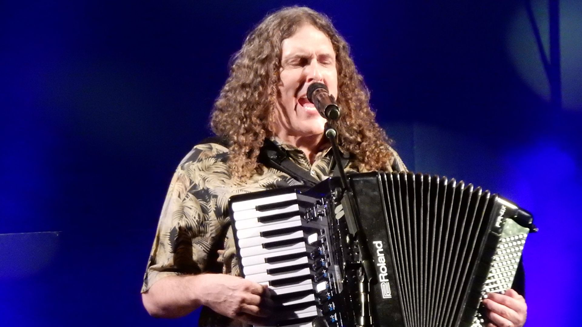 File:Weird Al Yanovic at the Apollo (39171440710).jpg
