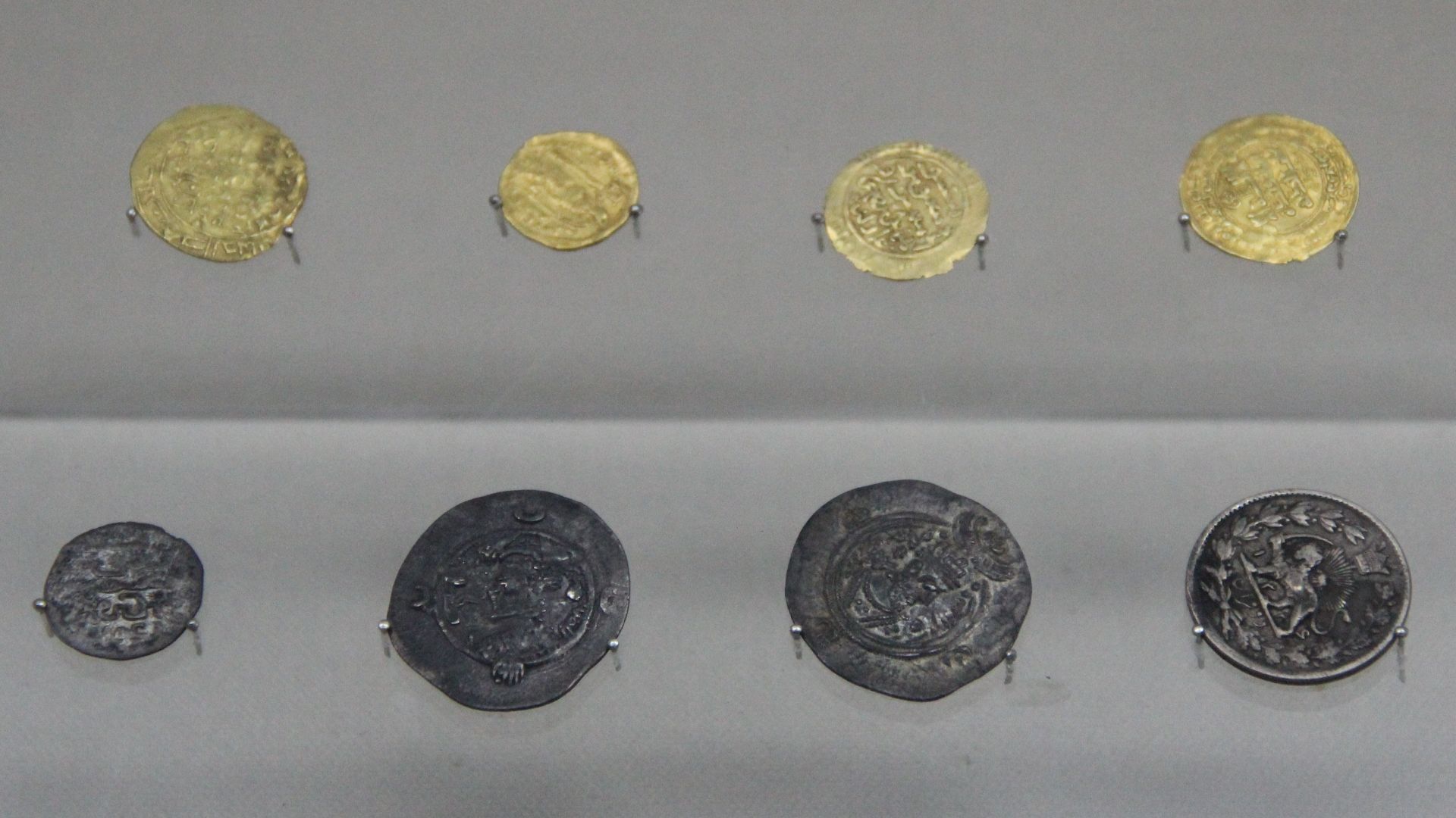 File:Yuan Gold & Silver Coins (19219433304).jpg