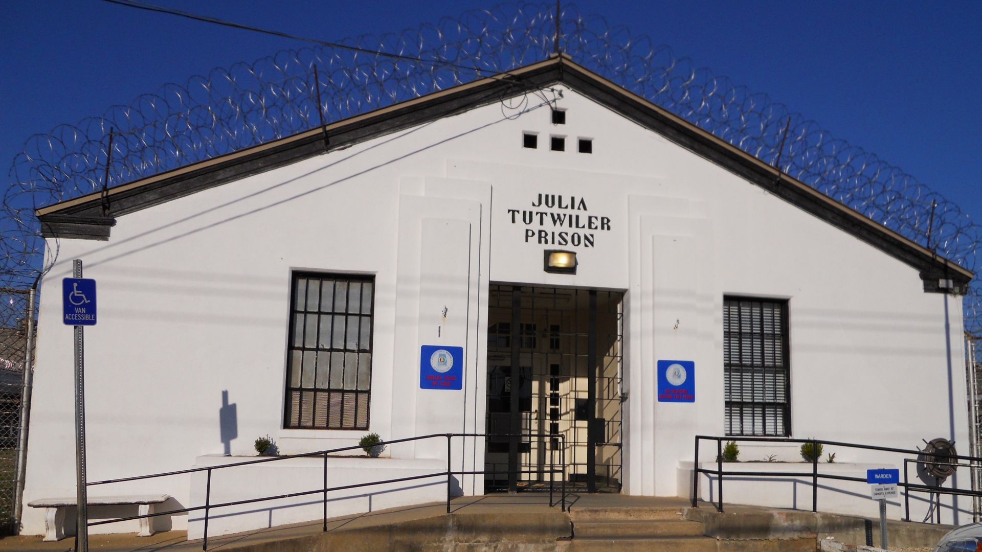 File:Julia Tutwiler Prison Wetumpka Alabama.JPG