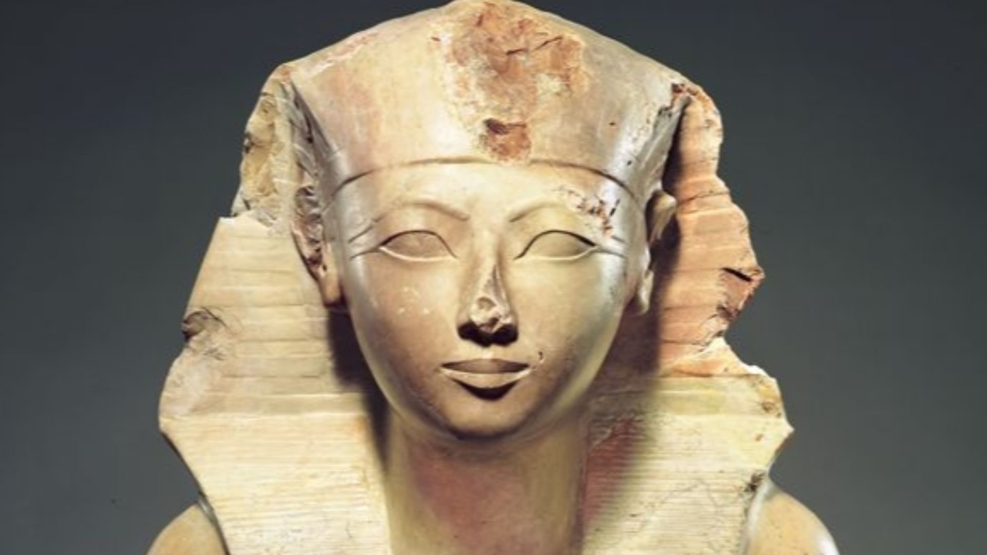 File:Seated Statue of Hatshepsut MET Hatshepsut2012.jpg