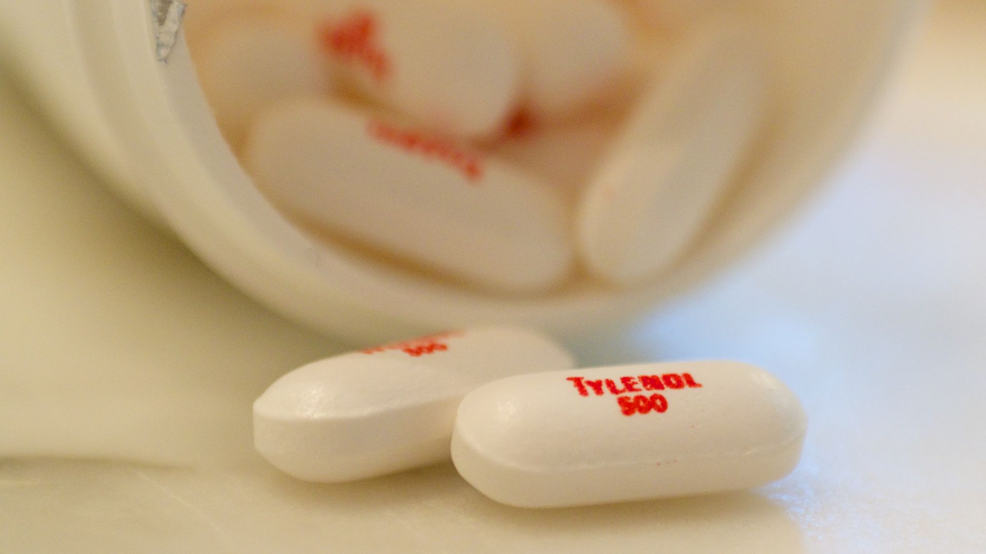 File:Tylenol Pills (15213405761).jpg
