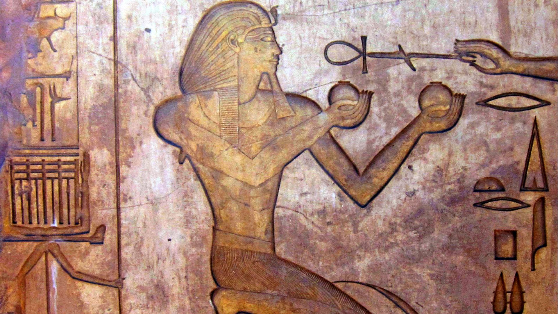 File:Stone block with relief at Karnak Temple Thutmosis II.jpg