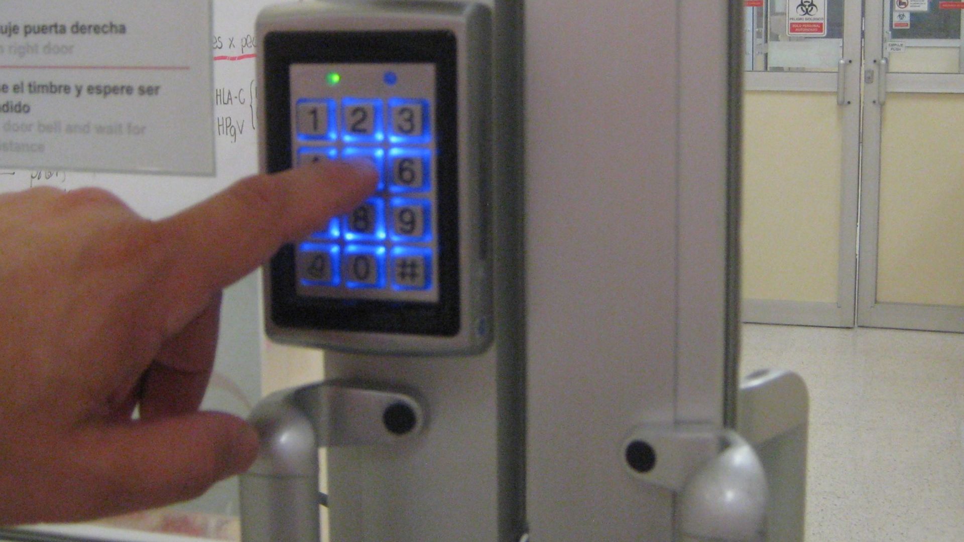 File:Electronic access control (BSL3 Lab) using personal identification number (PIN).jpg