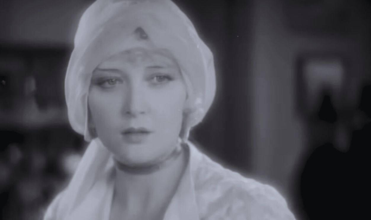 Screenshot from Desert Nights (1929)