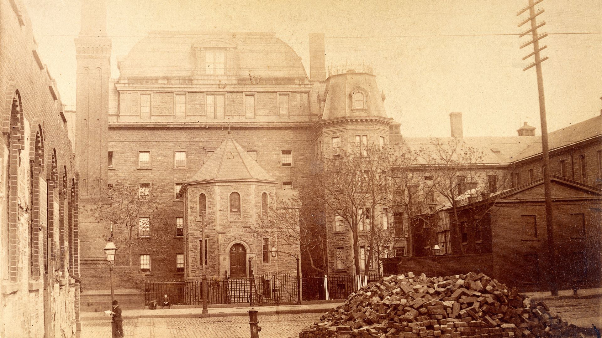 File:Bellevue Hospital, New York City; hospital buildings with a Wellcome L0031121.jpg