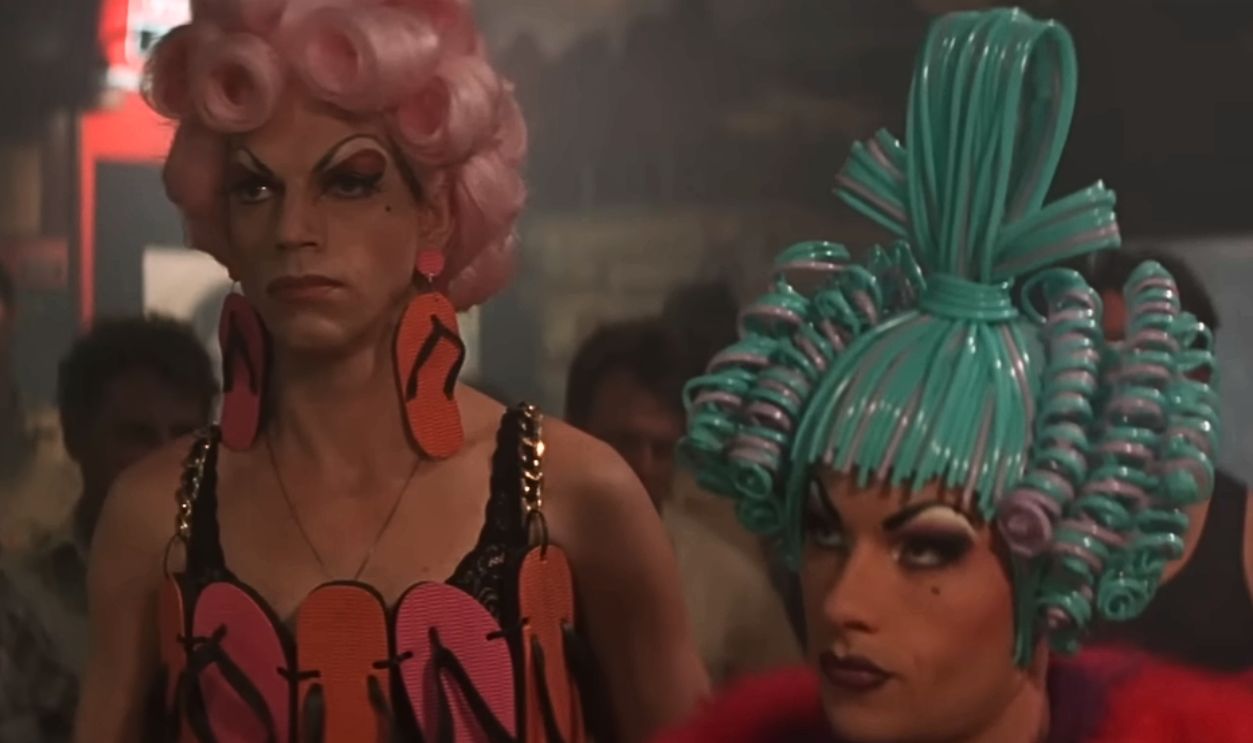 Screenshot from The Adventures of Priscilla, Queen of the Desert (1994)