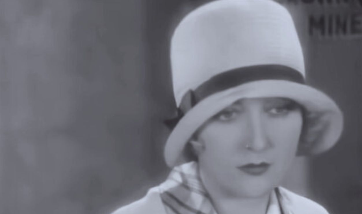 Screenshot from Desert Nights (1929)