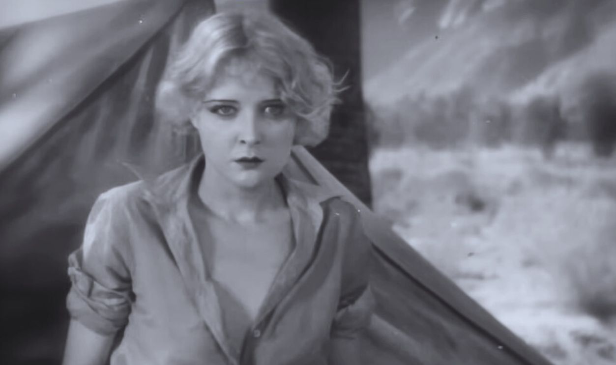 Screenshot from Desert Nights (1929)