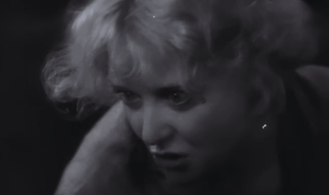 Screenshot from Desert Nights (1929)