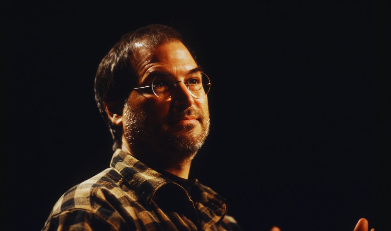 Gettyimages - 1411775, Steve Jobs At Cause Conference 344558 02: Steve Jobs gives the keynote address at the Cause Conference December 9, 1998 in Seattle, WA. Jobs, co-founder of Apple Computers, left the company after a power struggle with John Sculley to create NeXT corporation and returned to Apple in 1997 as an interim CEO. 