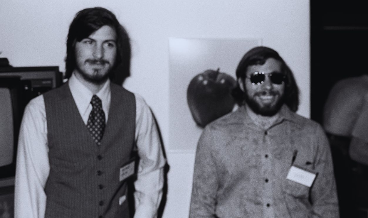 Gettyimages - 80823324, Jobs & Wozniak At The West Coast Computer Faire Portrait of American businessmen and engineers Steve Jobs (left) and Steve Wozniak, co-founders of Apple Computer Inc, at the first West Coast Computer Faire, where the Apple II computer was debuted, in Brooks Hall, San Francisco, California, April 16th or 17th, 1977. 