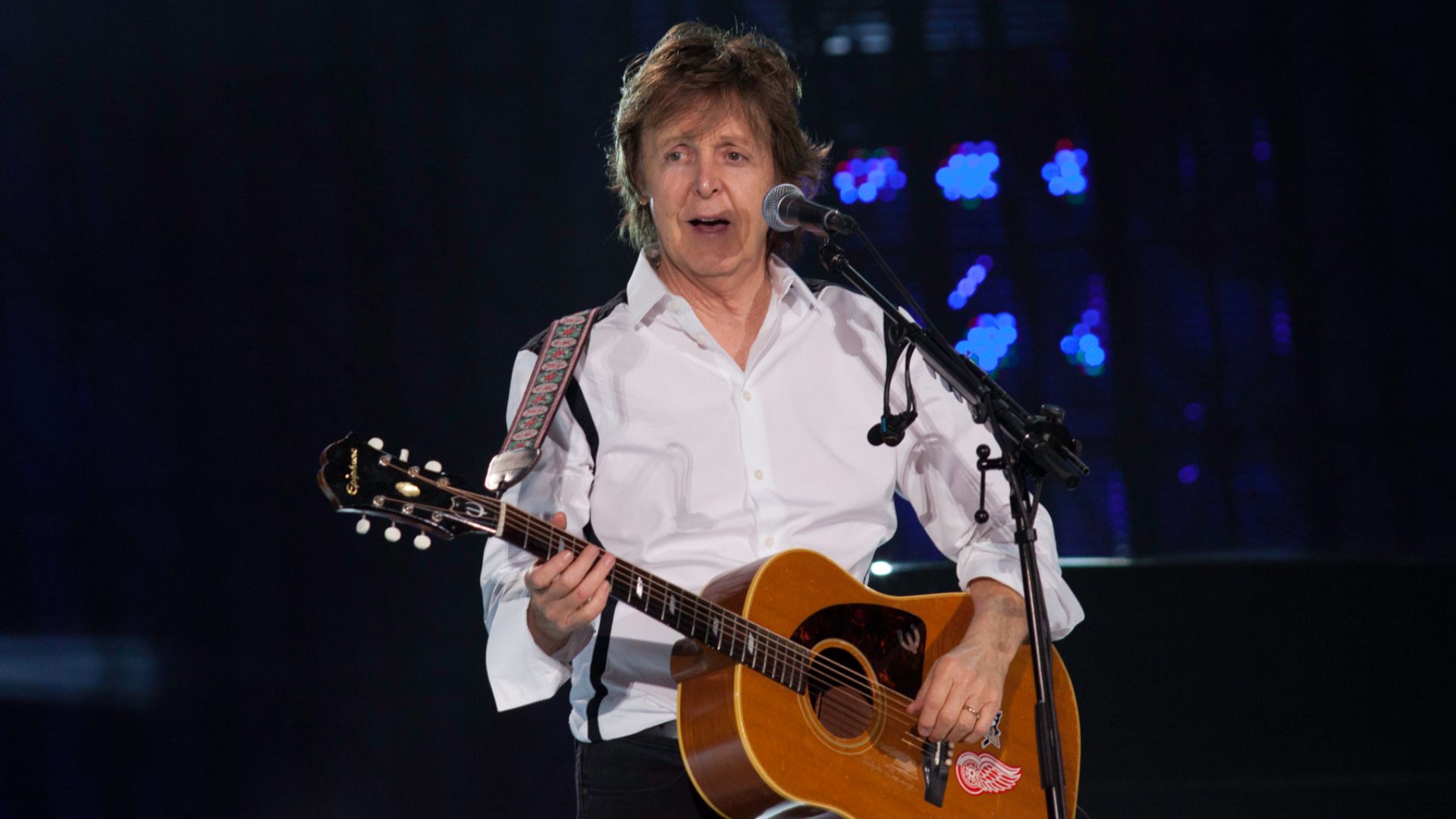 File:Paul McCartney - Out There Concert - 140420-5762-jikatu (13926436996).jpg