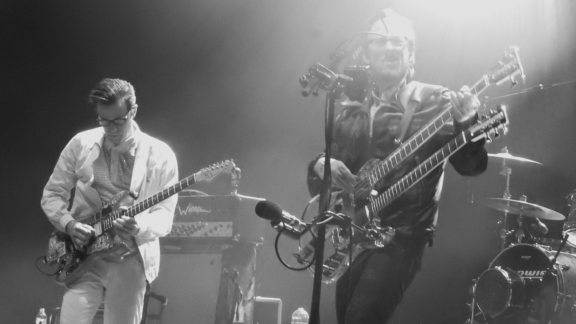 File:Weezer, Brixton Academy, London (26303601896).jpg