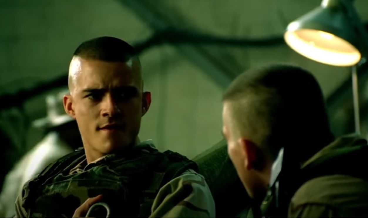 Screenshot from Black Hawk Down (2001)