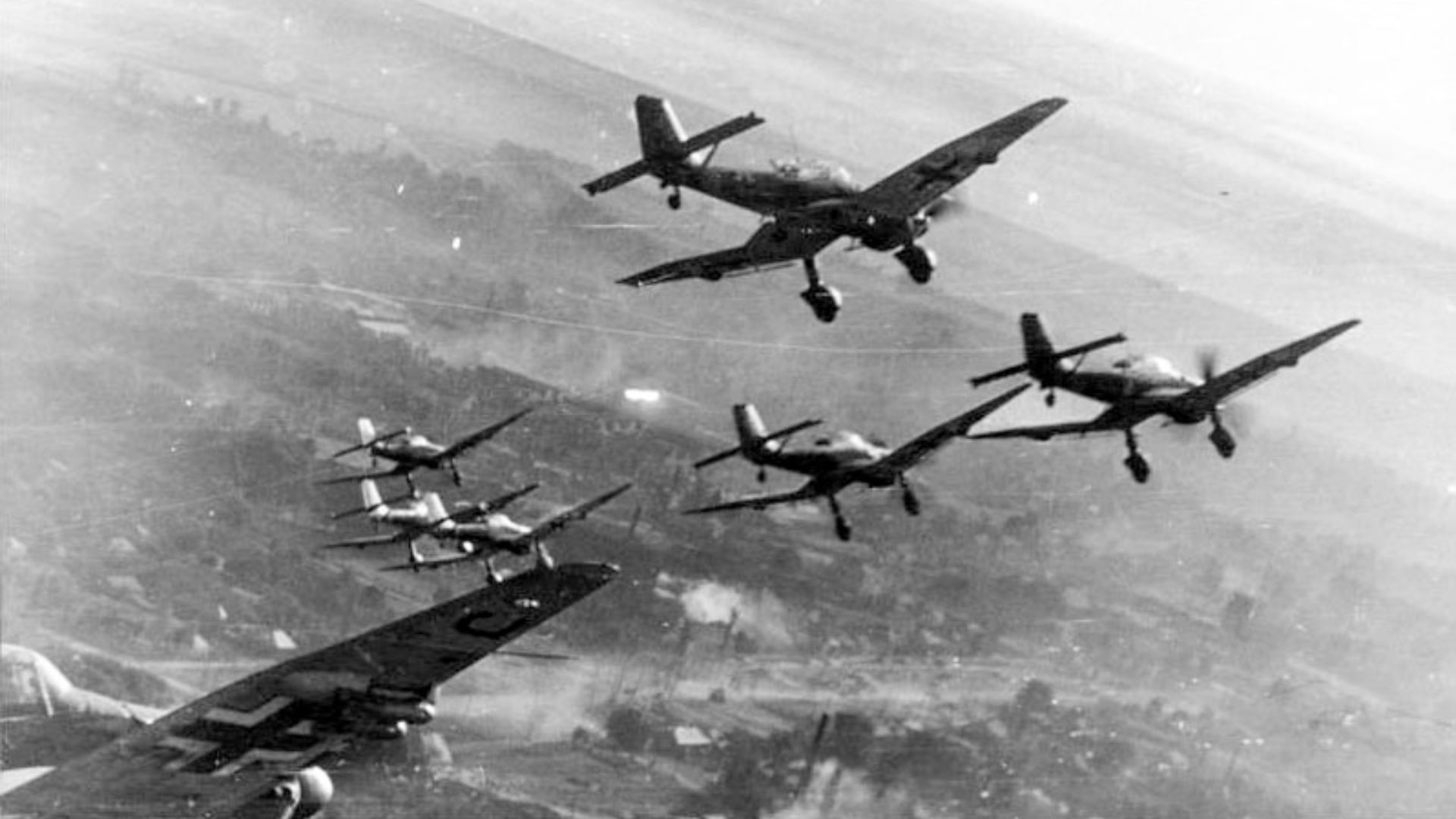 File:Bundesarchiv Bild 101I-646-5188-17, Flugzeuge Junkers Ju 87.jpg