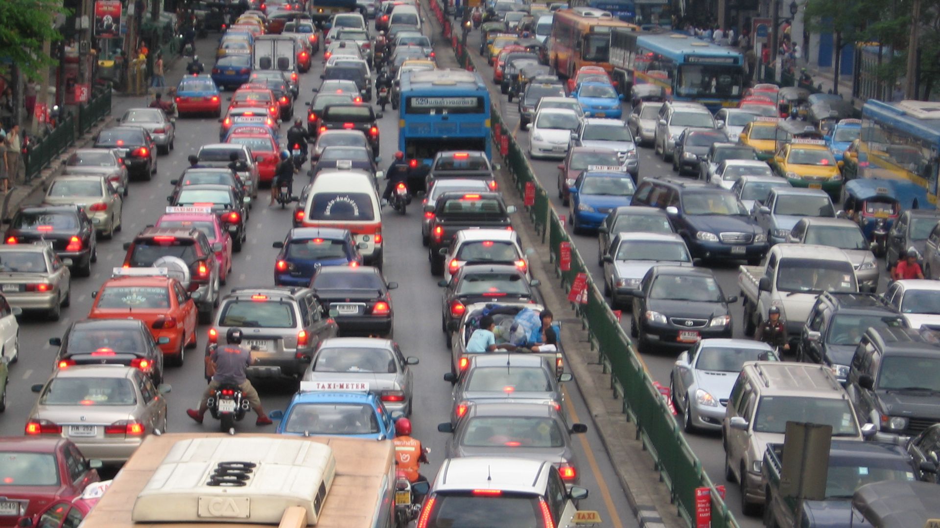 File:Bangkok traffic by g-hat.jpg