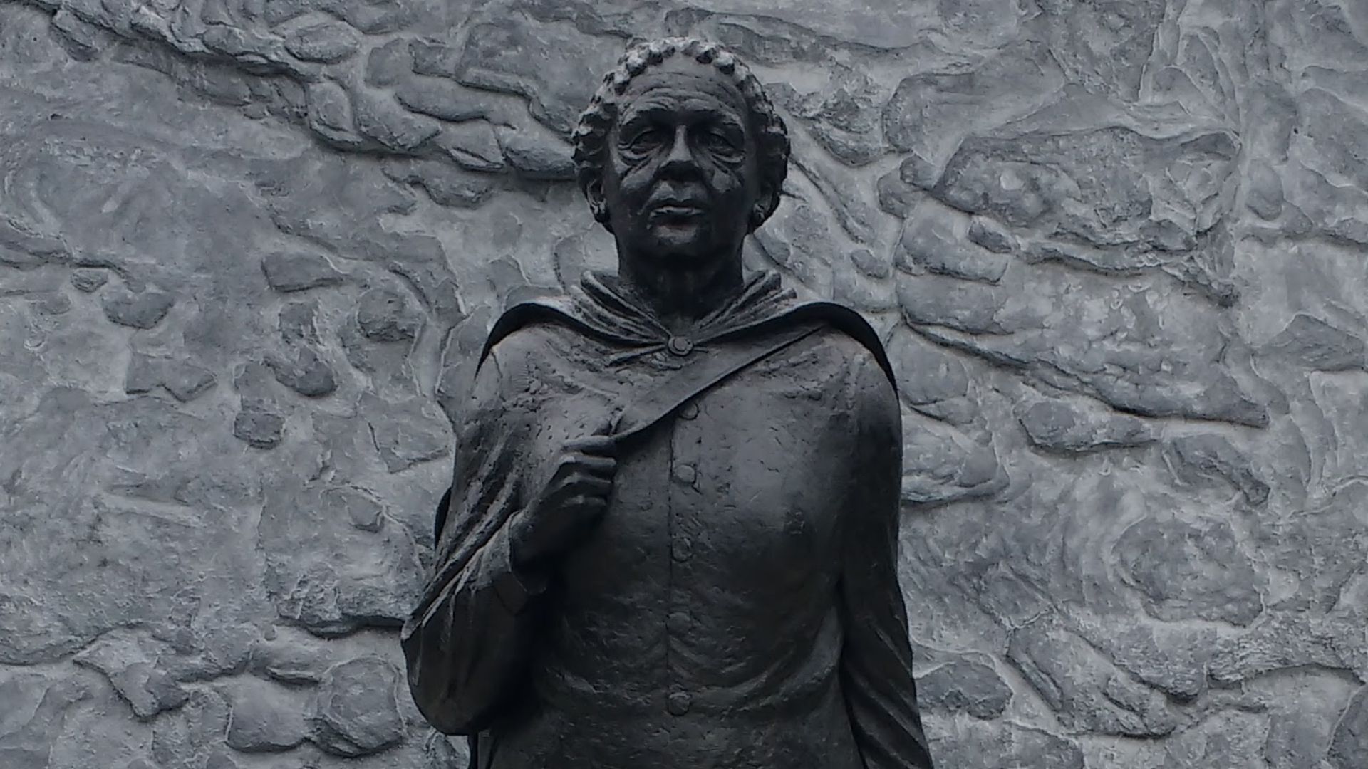 File:Mary Seacole statue, St Thomas' Hospital, front view.jpg