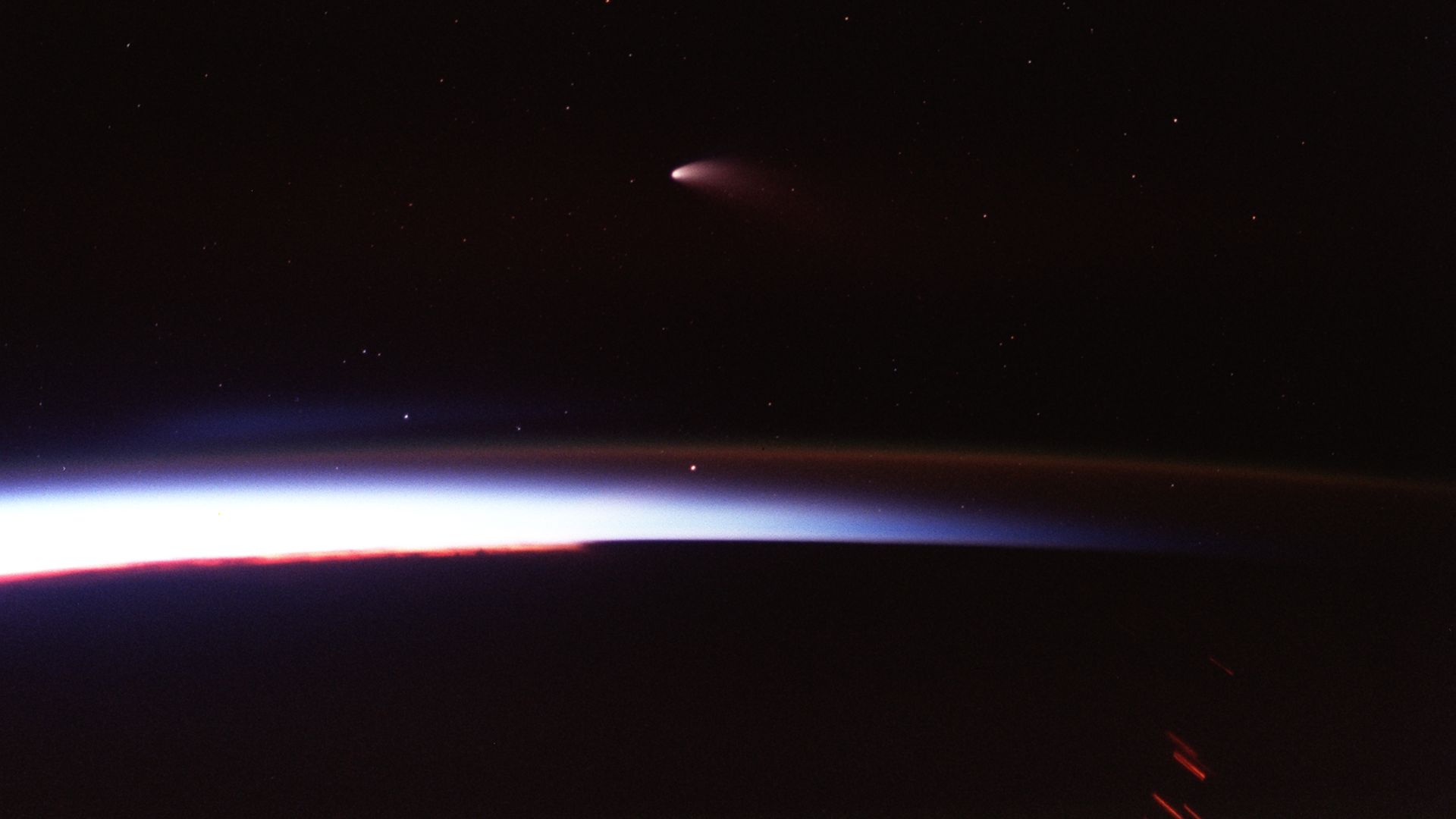 File:Comet Hale-Bopp from Space Shuttle Columbia (STS-83).jpg