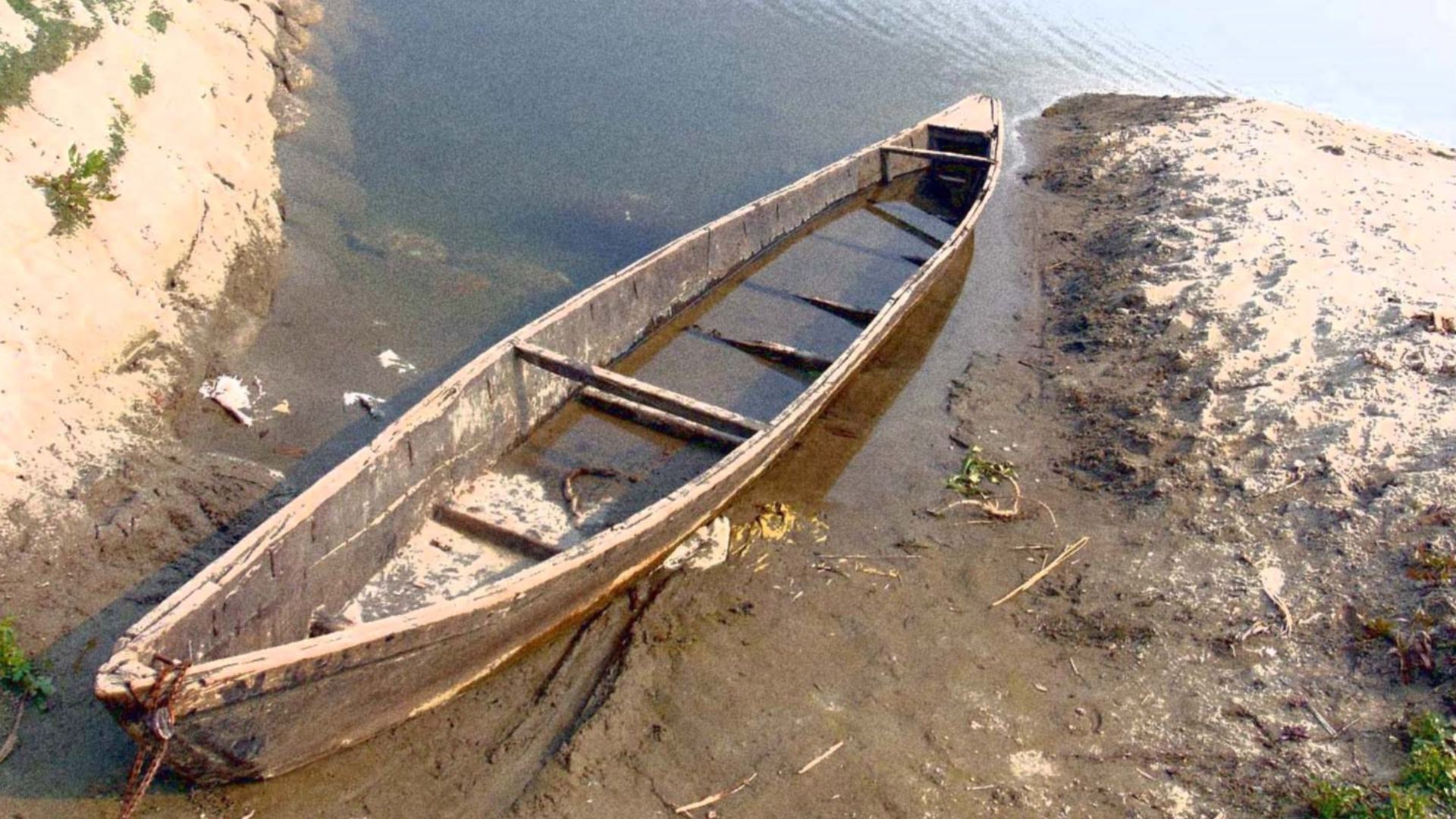 File:An old Boat.jpg