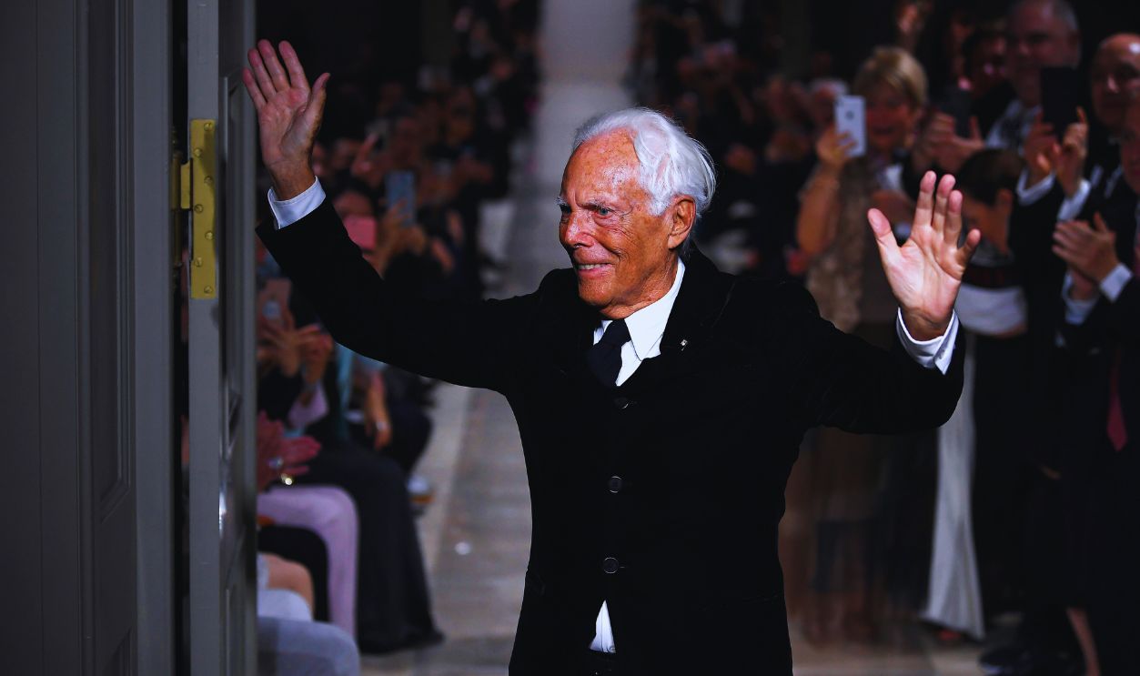 Gettyimages - 1151577660, Giorgio Armani Cruise 2020 Collection : Runway TOKYO, JAPAN – MAY 24: Fashion designer Giorgio Armanil walks the runway during the Giorgio Armani Cruise 2020 Collection at the Tokyo National Museum on May 24, 2019 in Tokyo, Japan. 