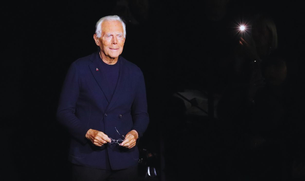 Gettyimages  - 1187689160, Giorgio Armani Pre-Fall 2020/2021 Collection Show MILAN, ITALY - NOVEMBER 14: Designer Giorgio Armani acknowledges the applause of the public after the Giorgio Armani Pre-Fall 2020/2021 at Armani Theatre on November 14, 2019 in Milan, Italy. 