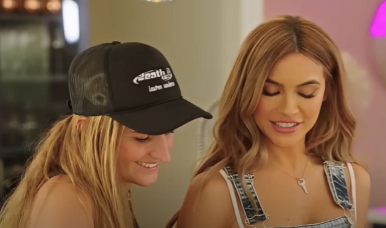 Screenshot from Selling Sunset (2019-)