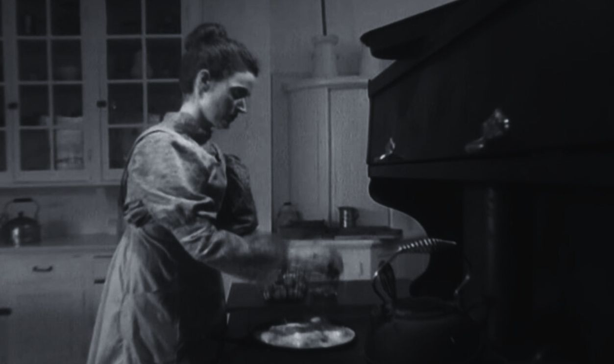 Screenshot from Typhoid Mary: The Most Dangerous Woman in America (2005)