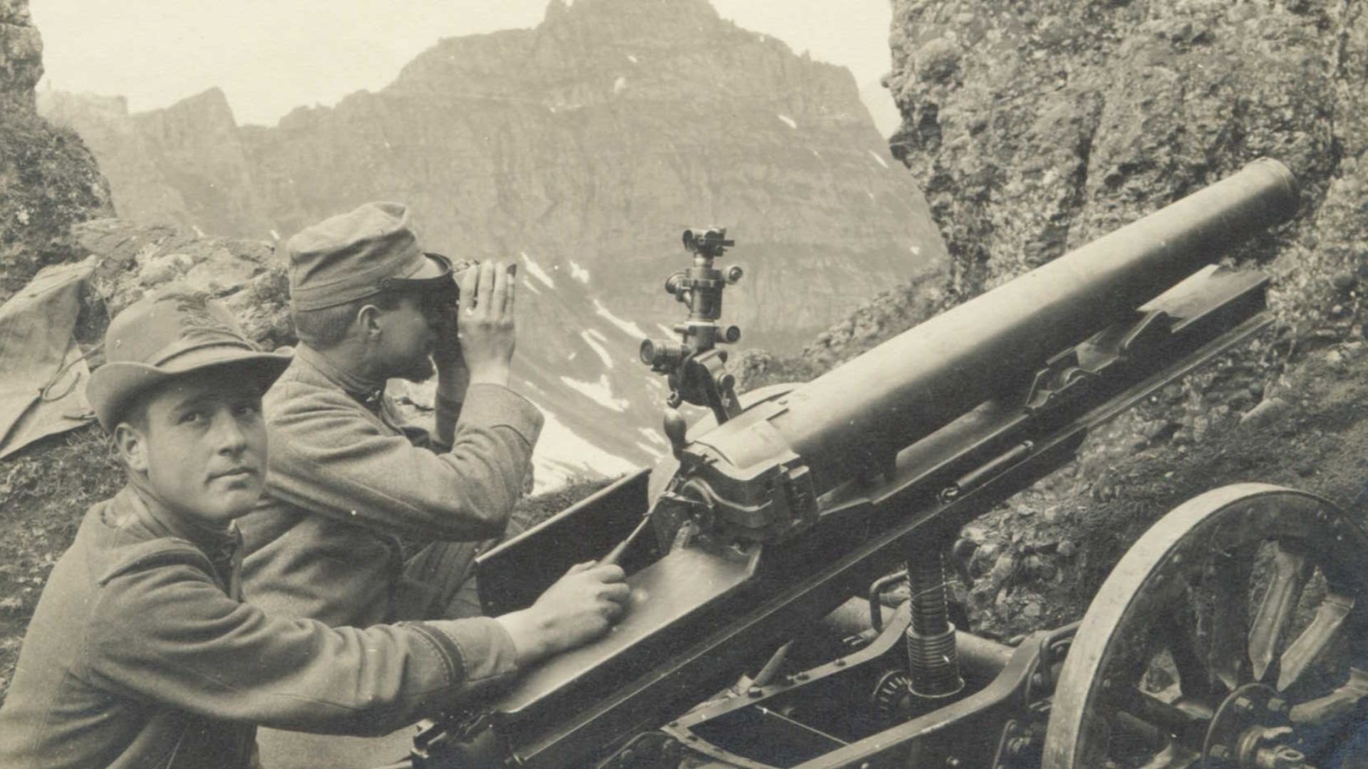 File:WWI - Monte Padon - Italian 65-17 modello 13 mountain howitzer firing at Austrian positions on the Sass di Mezdi.jpg