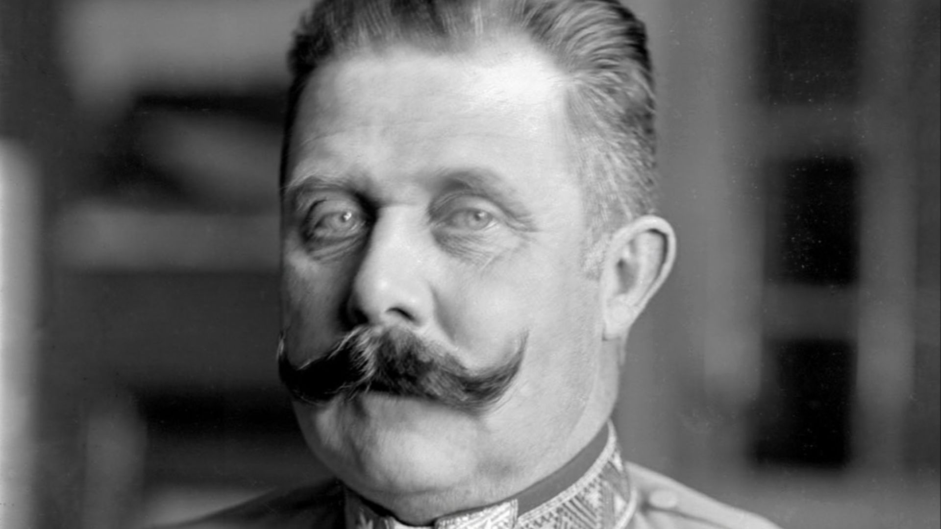 File:Ferdinand Schmutzer - Franz Ferdinand von Österreich-Este, um 1914 (cropped).jpg