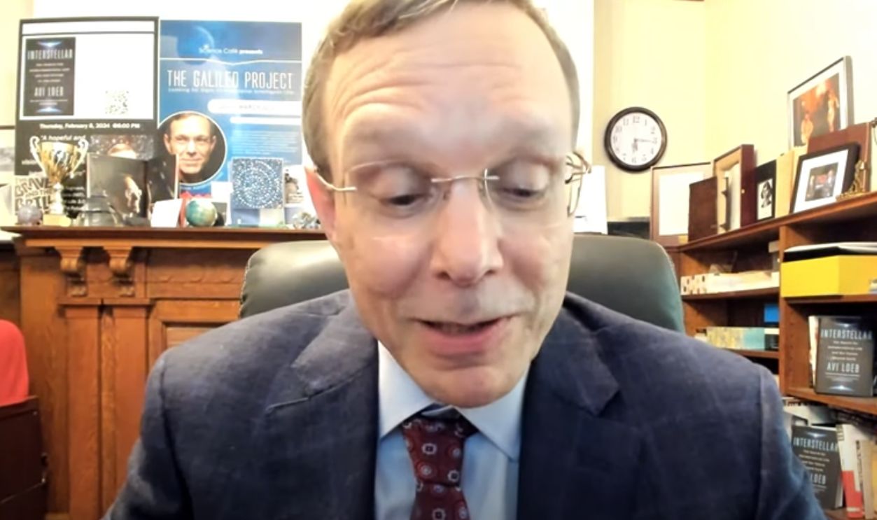 Why Loeb Suggests 3I/ATLAS Might Be Artificial