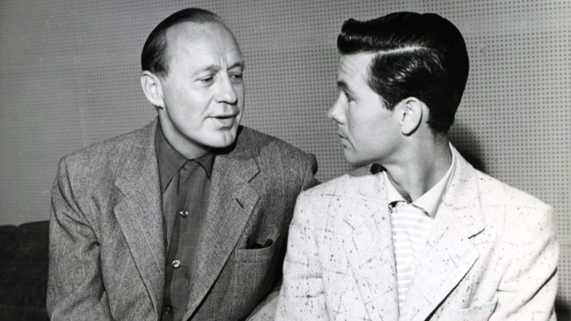 File:Jack Benny Johnny Carson Benny Show 1955.JPG