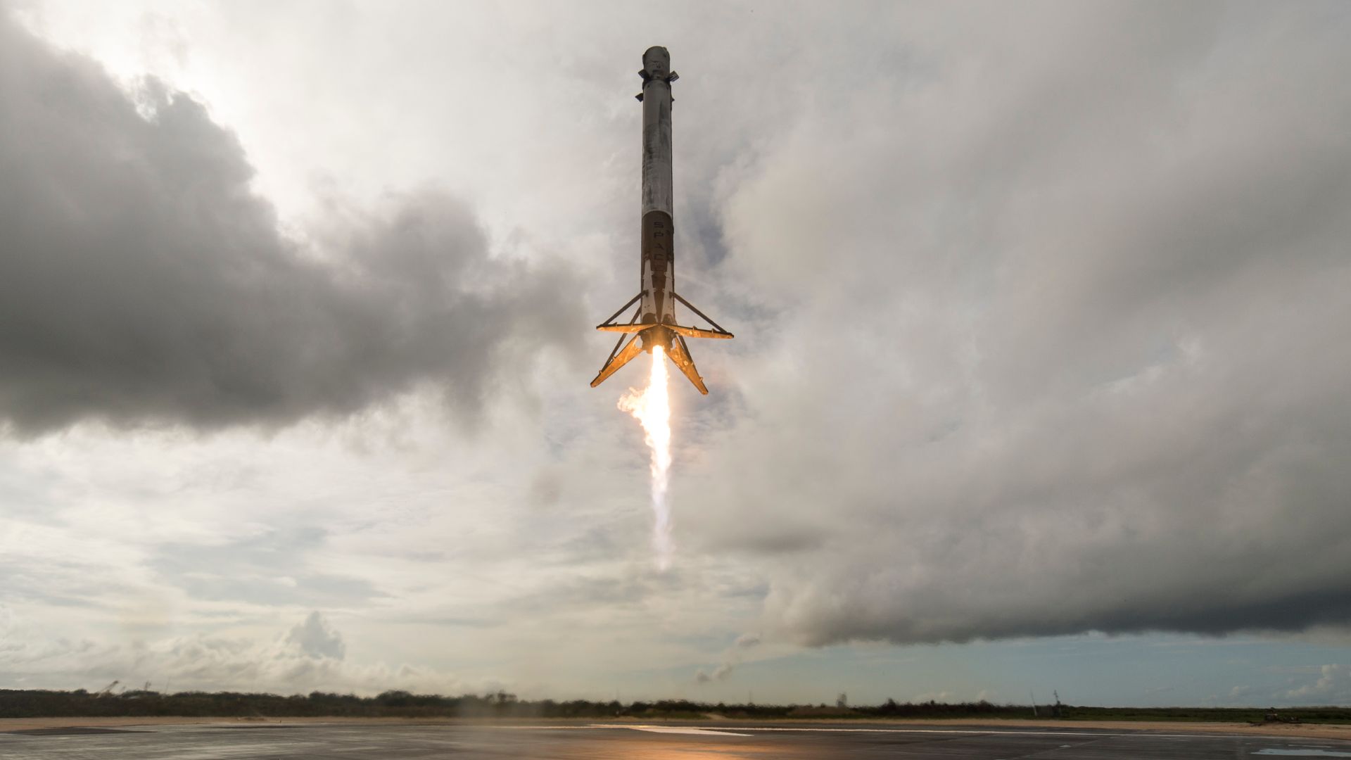 File:Falcon 9 Booster CRS-11 Landing at LZ-1.jpg