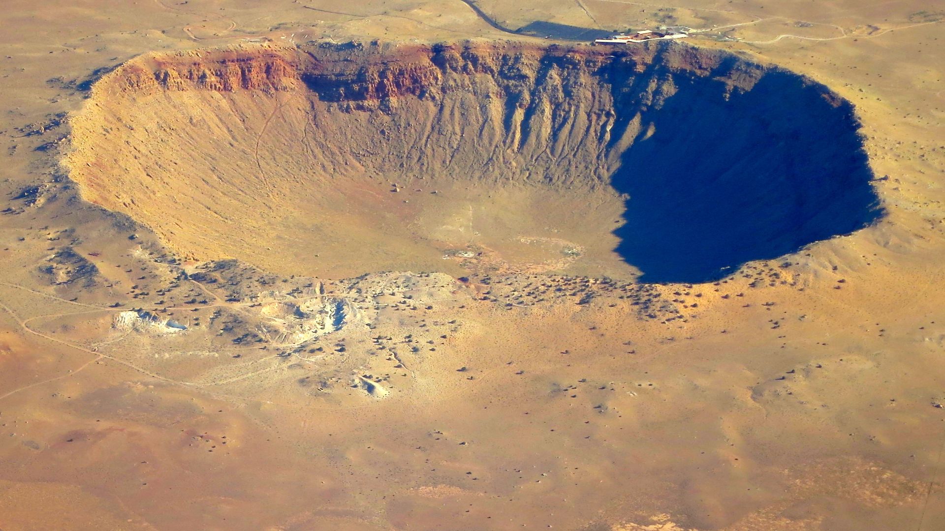 File:Meteor Crater (crop-a).jpg