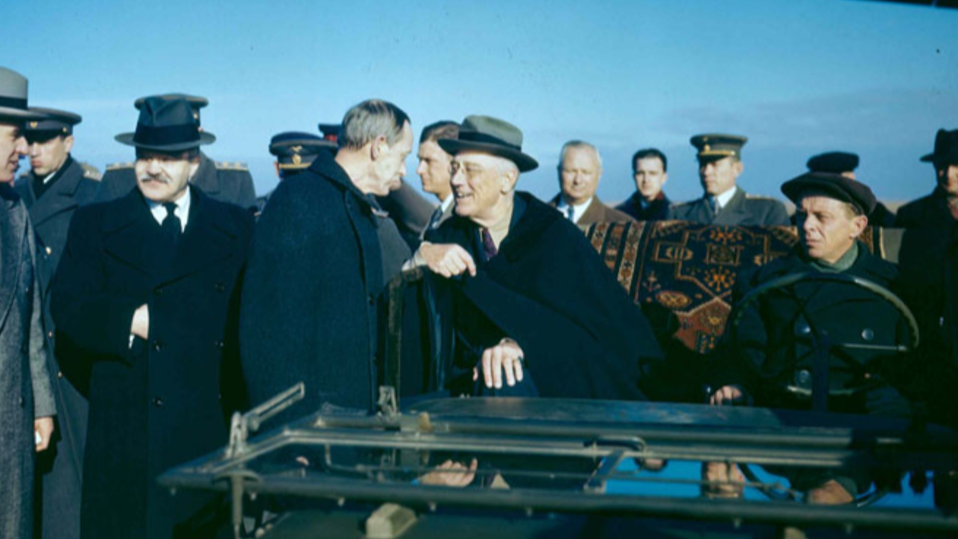 File:Harry Hopkins meets President Franklin Delano Roosevelt.jpg