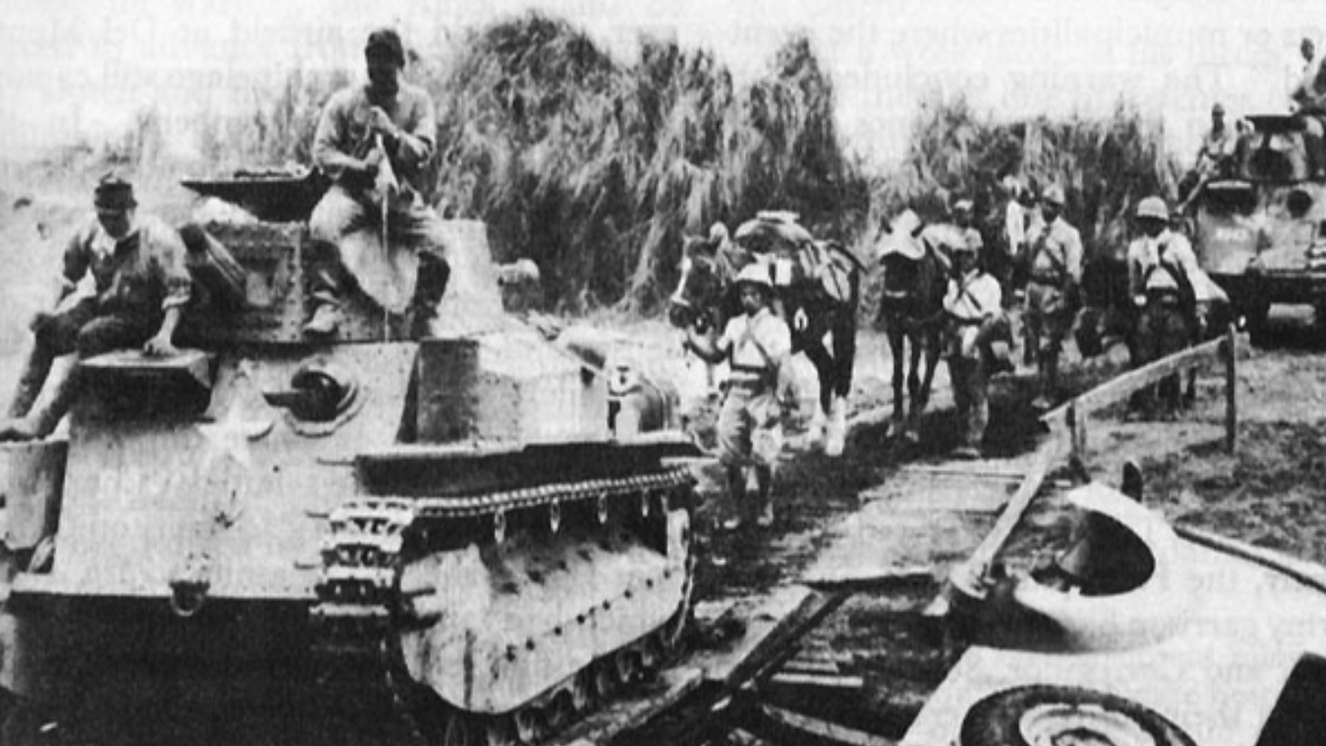 File:Japanese light tanks moving toward Manila.jpg