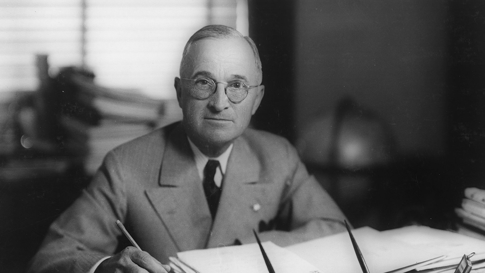 File:Harry Truman at desk.png