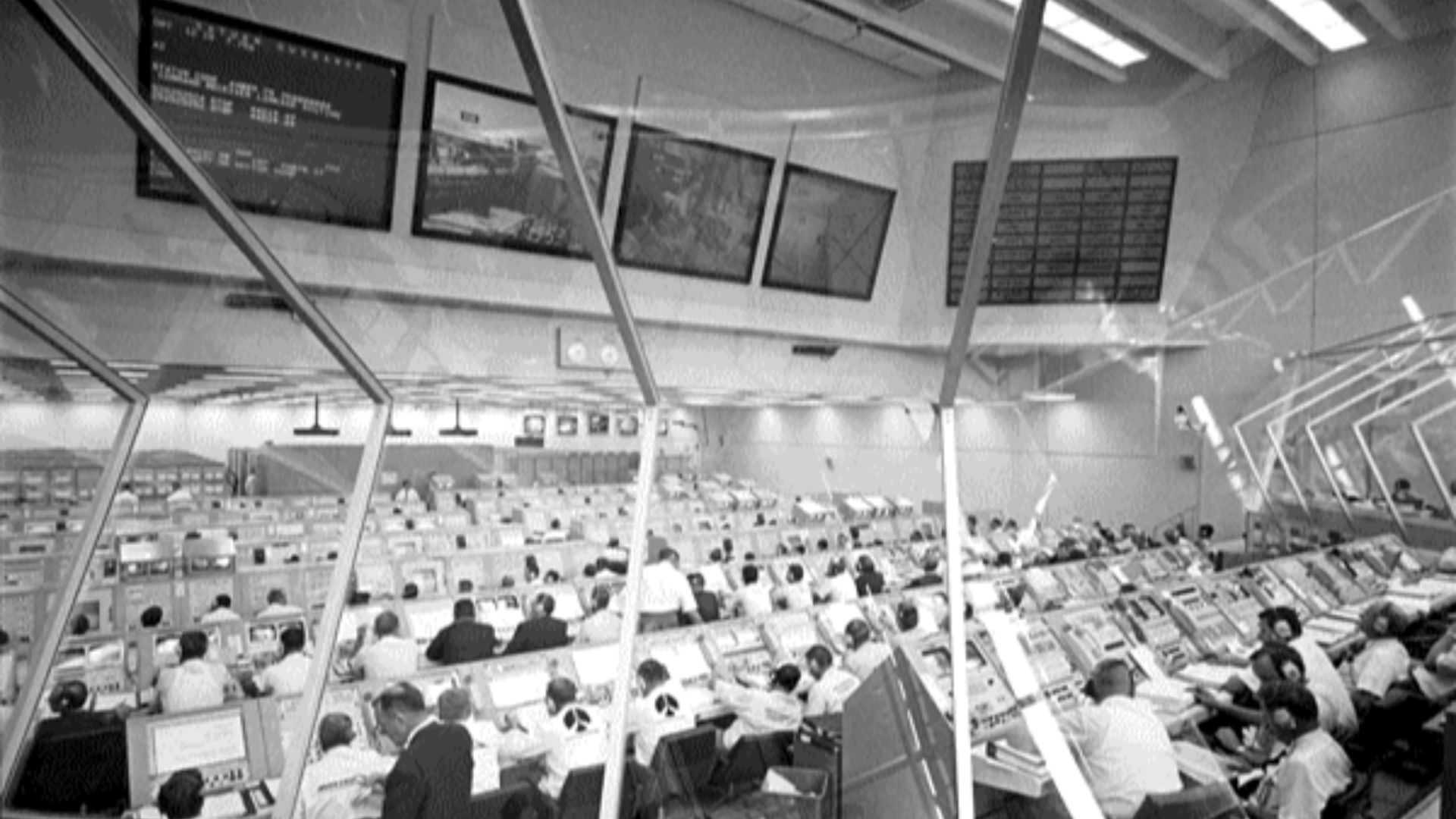 File:Engineers Working apollo 11.png