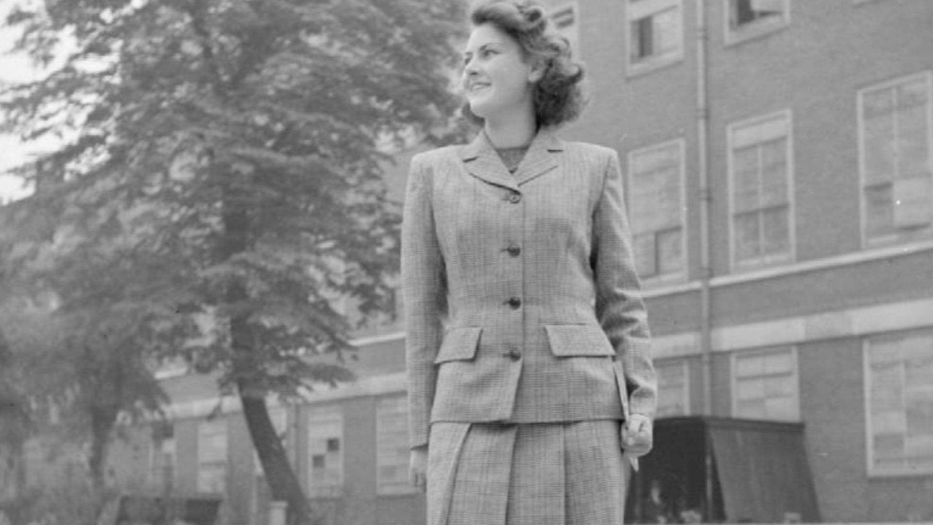 File:Utility Clothes- Fashion Restrictions in Wartime Britain, 1943 D14846.jpg