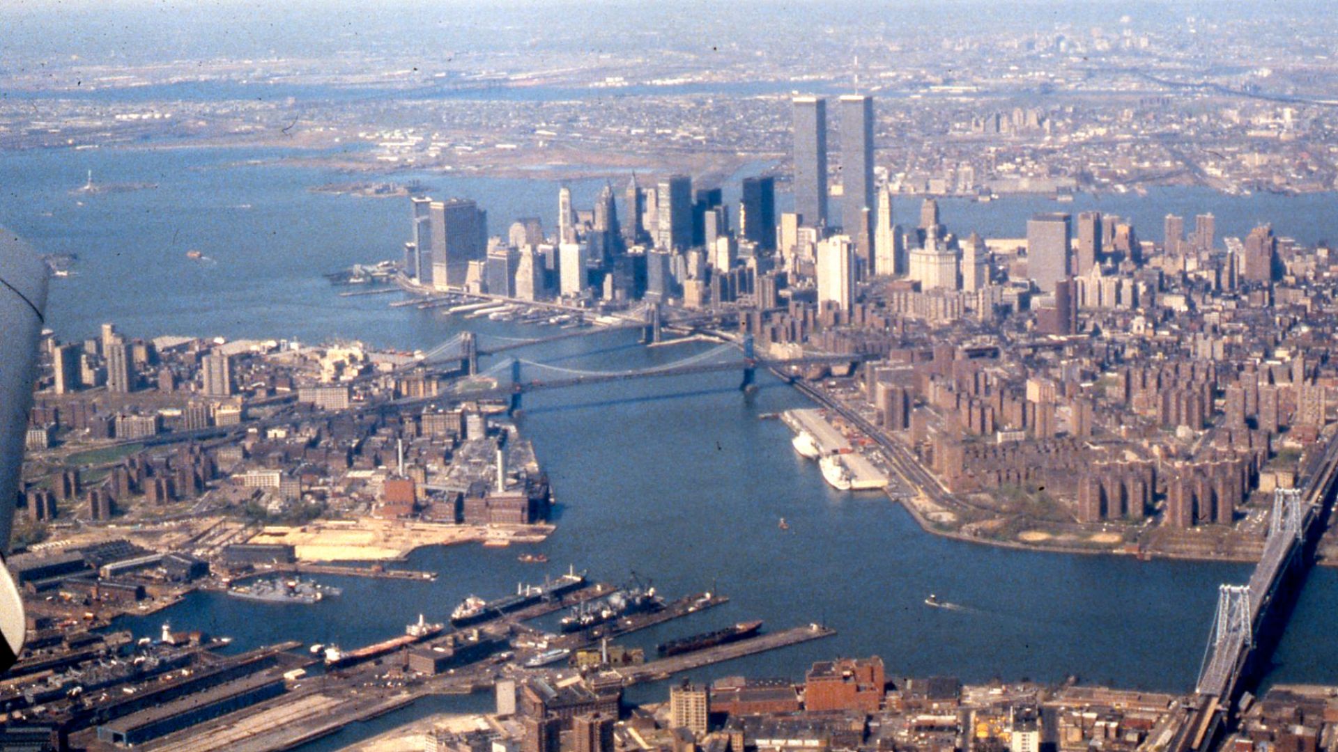 File:Aerial view of East River, Lower Manhattan, New York Harbor, 1981.jpg